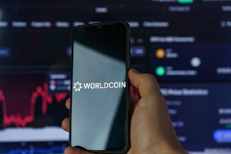 قیمت Worldcoin به سطح پشتیبانی حساس نزدیک می‌شود؛ ظهور الگوی 'گوه' نگرانی‌ها را برانگیخته است